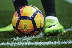 比利亚雷亚尔绝杀逆袭，巴萨联赛保三压力山大