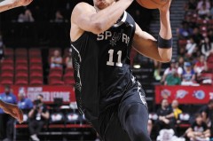 詹姆斯单挑对决：库里杜兰特实力对比解析