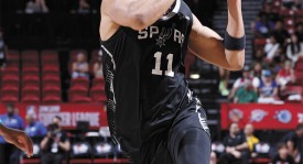 詹姆斯单挑对决：库里杜兰特实力对比解析